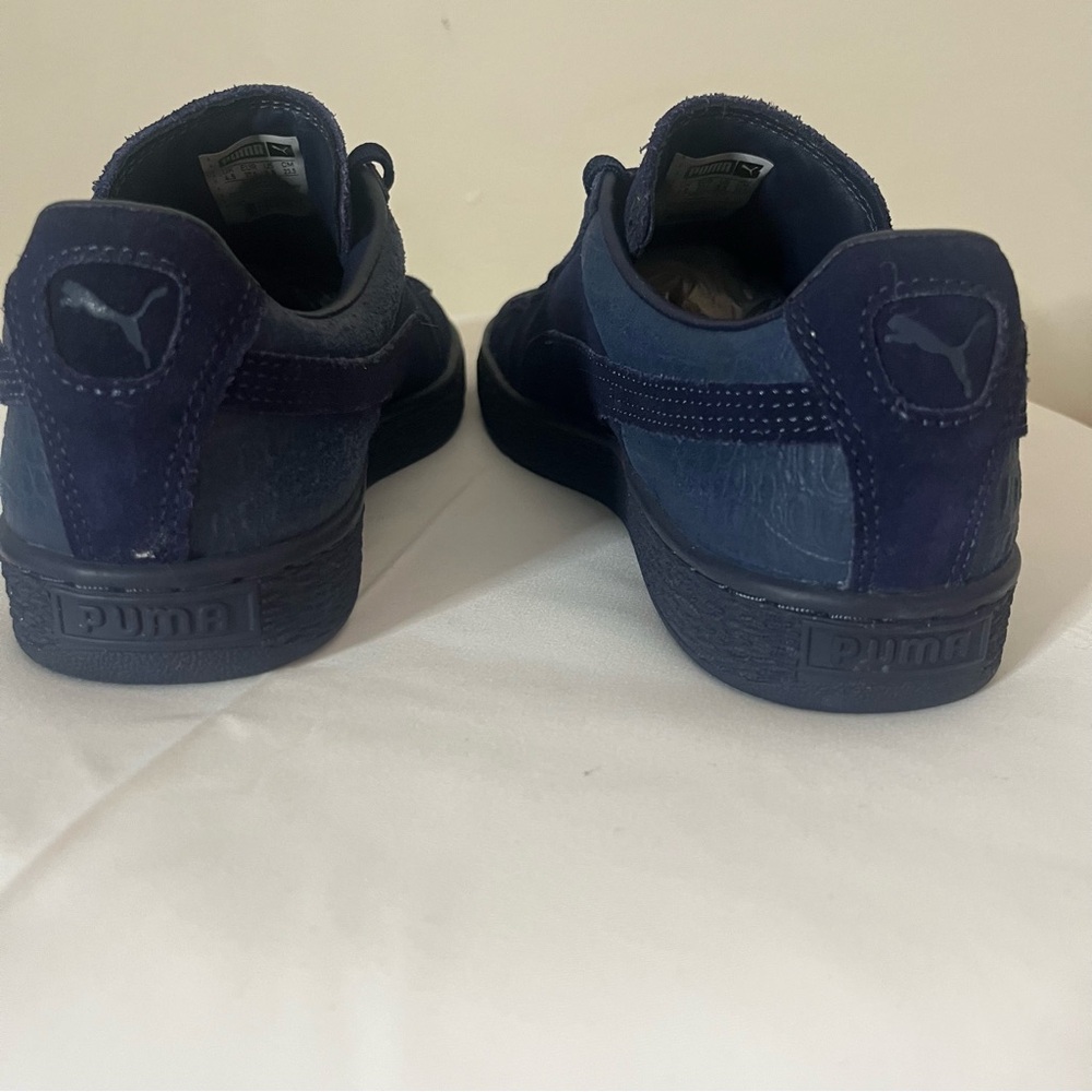Puma Suede Classic Emboss Navy “Peacoat” Low Top Lace Up Sneakers Big Kid 5.5 - Picture 5 of 12